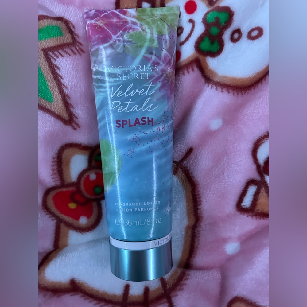 Victoria's Secret Velvet Petals Splash Fragrance Lotion